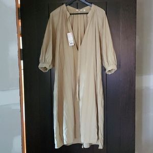 Uniqlo dress champagne size M